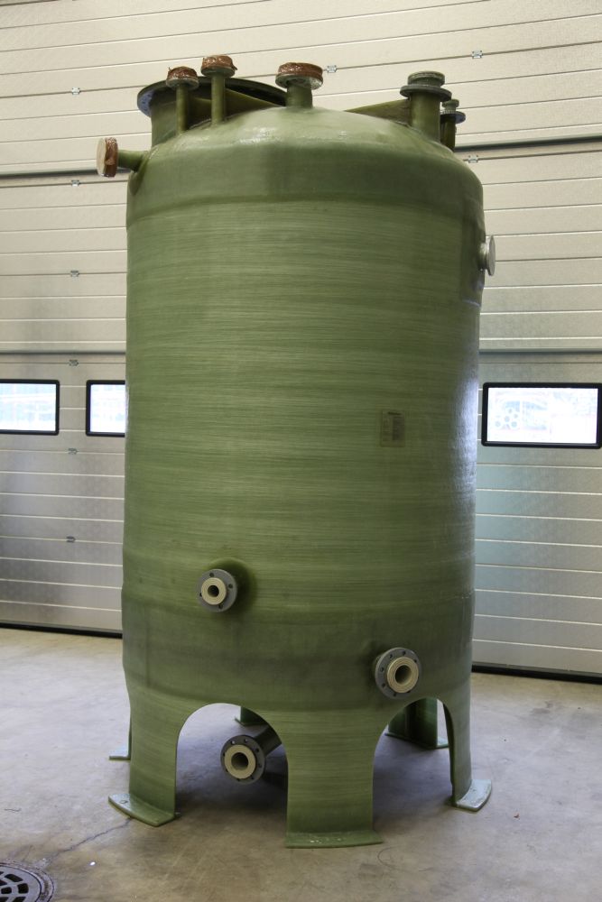 PP-LM-säiliö