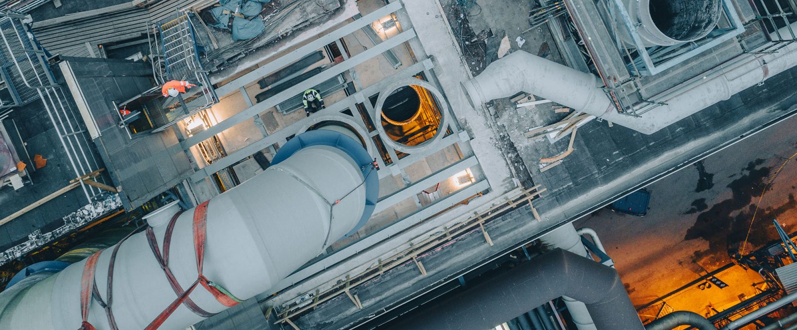 Putkiston asennus tehtaaseen